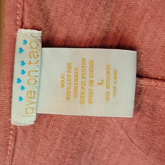 Long sleeved shirt Love on Tap from the Buckle NWT - Picture 2 of 4